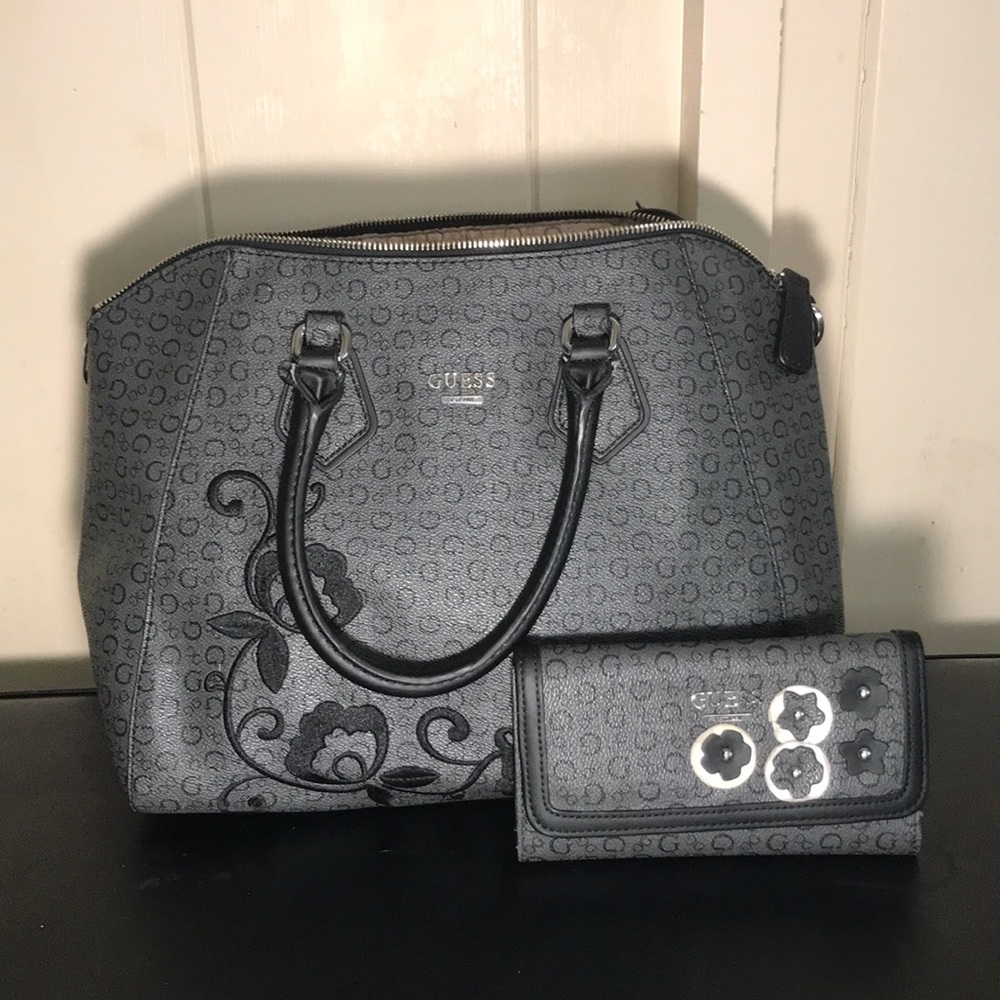 Guess black floral purse and wallet - Picture 1 of 11